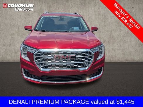 Used 2023 GMC Terrain Denali w/ Denali Premium Package AWD/4WD image 2