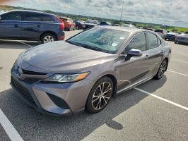 Used 2018 Toyota Camry SE w/ Audio Package FWD image 1