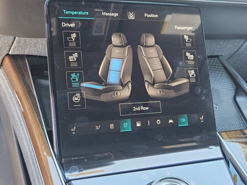 New 2026 Cadillac Vistiq Platinum w/ LPO, Floor Liner Package image 31