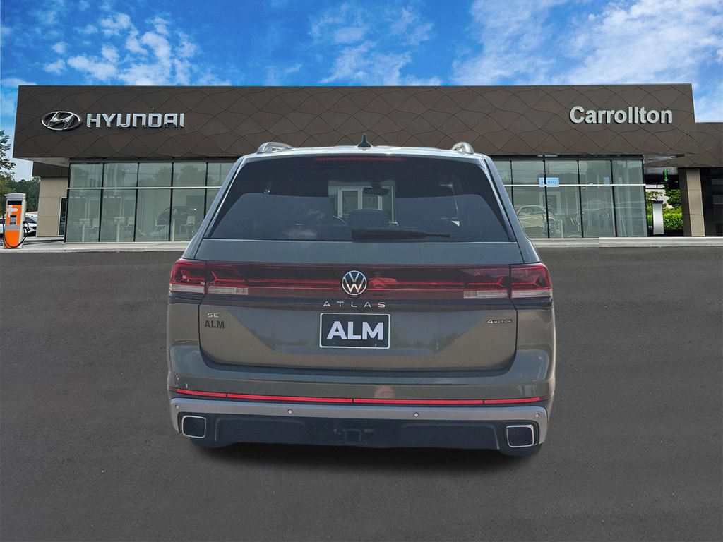Used 2025 Volkswagen Atlas Peak Edition SE AWD/4WD image 6