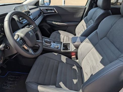 New 2025 Mitsubishi Outlander SE AWD/4WD image 4