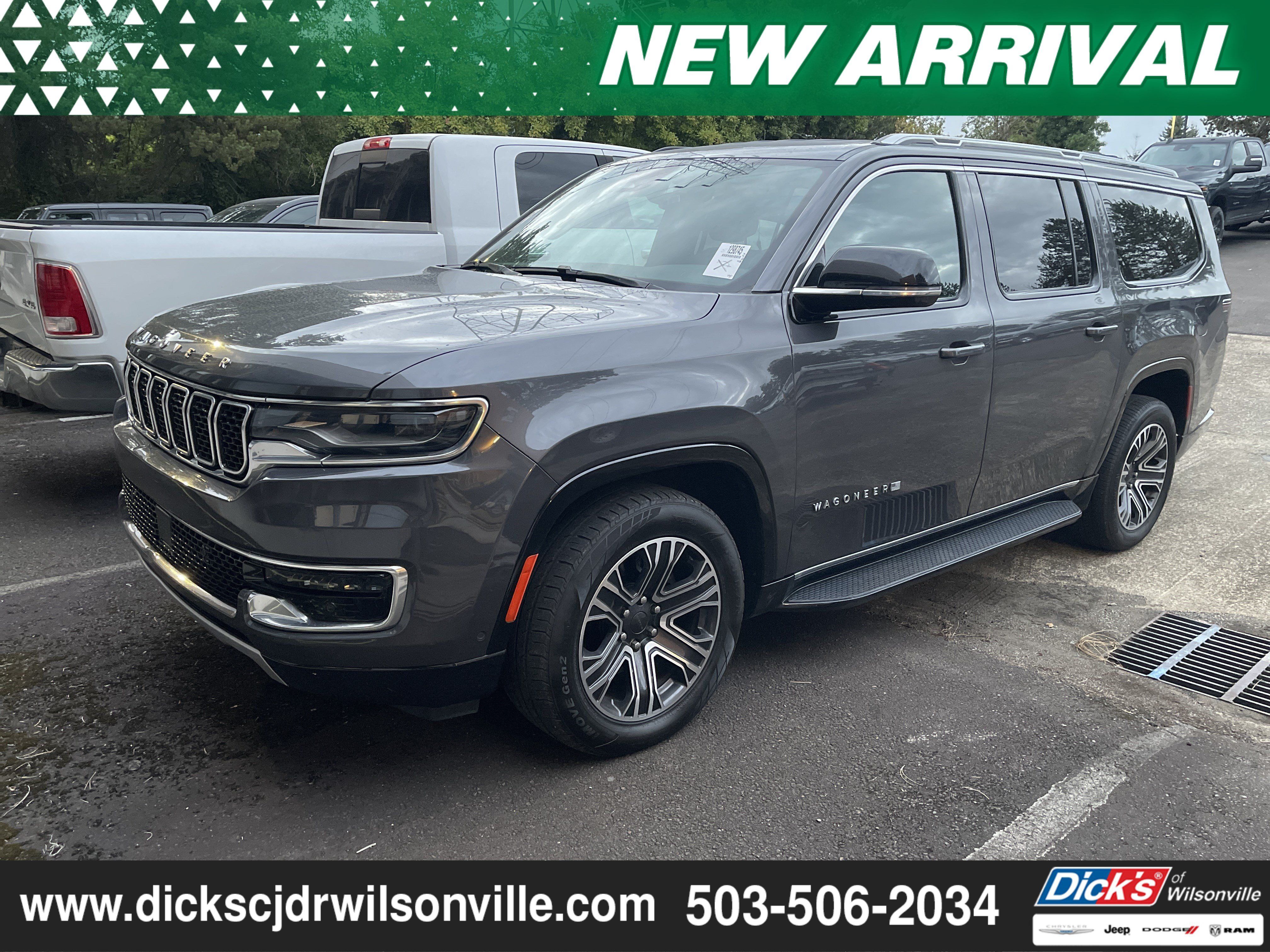 Used 2024 Jeep Wagoneer L Series II w/ Flexible Seating Group AWD/4WD image 3