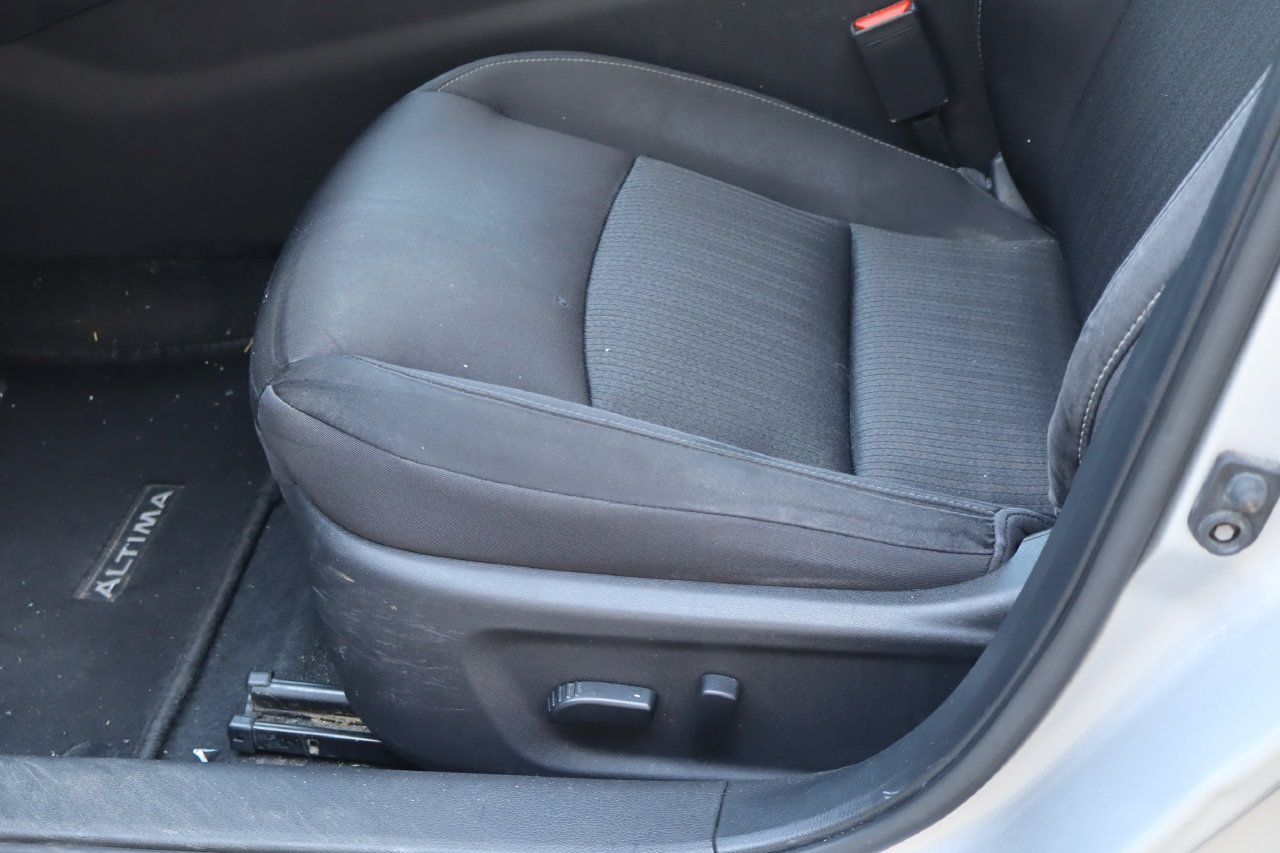 Used 2019 Nissan Altima 2.5 S FWD image 14