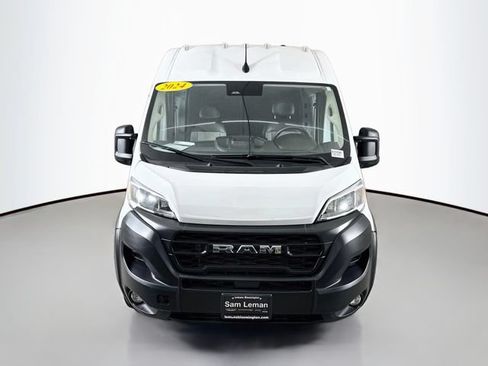 Used 2024 RAM ProMaster 2500 w/ Convenience Group FWD image 2
