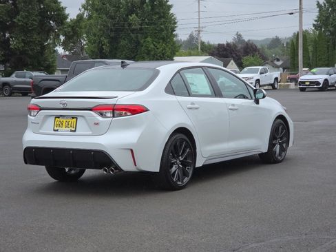 New 2026 Toyota Corolla SE w/ SE Package FWD image 5