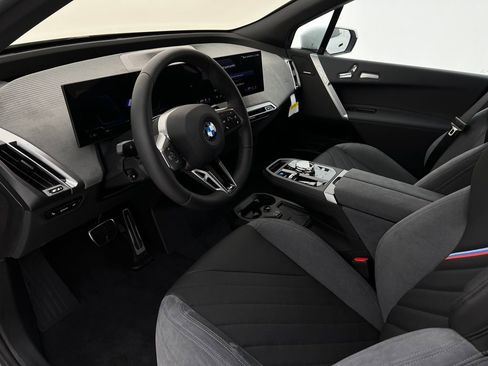 New 2026 BMW iX xDrive45 w/ M Sport Package image 9