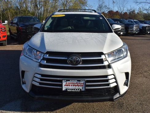Used 2017 Toyota Highlander XLE image 11
