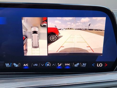 New 2025 Chevrolet Suburban Premier image 14