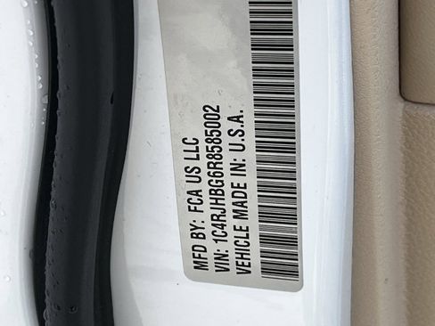 Certified 2024 Jeep Grand Cherokee Limited w/ Luxury Tech Group II image 37