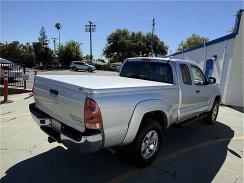 Used 2006 Toyota Tacoma PreRunner RWD image 6