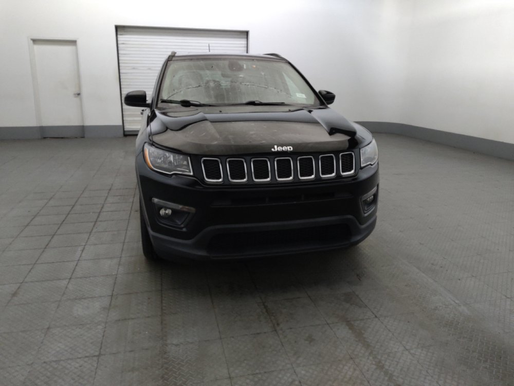 Used 2019 Jeep Compass Latitude FWD image 14