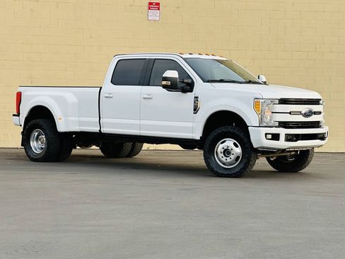 Used 2017 Ford F350 Lariat AWD/4WD image 2