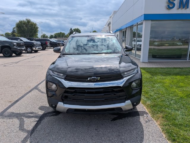 Used 2023 Chevrolet TrailBlazer LT w/ Convenience Package FWD image 3