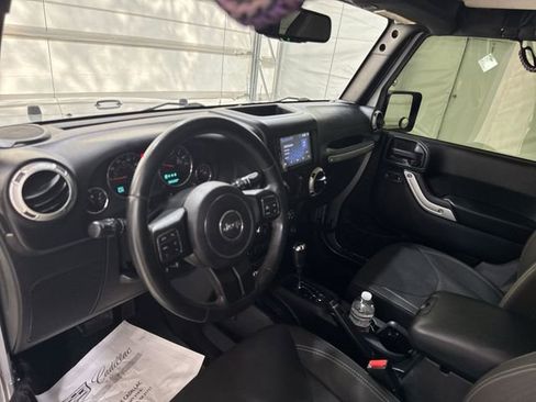 Used 2016 Jeep Wrangler Unlimited Sahara w/ Connectivity Group AWD/4WD image 10