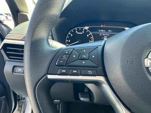 Used 2023 Nissan Altima 2.5 SV image 14