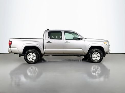 Used 2021 Toyota Tacoma SR AWD/4WD image 9