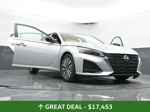 Used 2024 Nissan Altima 2.5 SV image 69