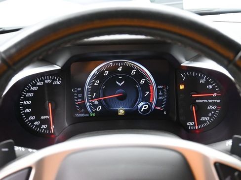 Used 2018 Chevrolet Corvette Stingray Coupe RWD image 11
