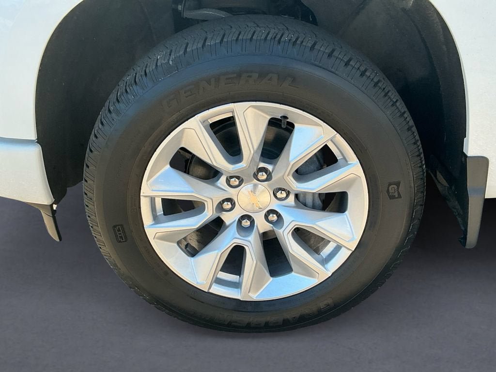 Used 2024 Chevrolet Silverado 1500 Custom AWD/4WD image 9