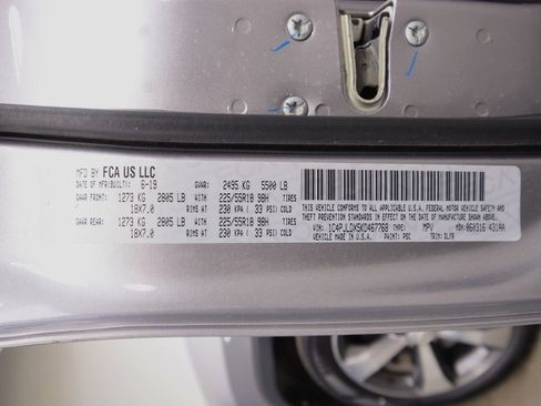 Used 2019 Jeep Cherokee Limited image 29