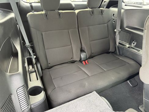 Used 2024 Ford Explorer XLT image 39