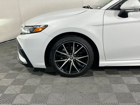 Used 2023 Toyota Camry SE w/ Convenience Package FWD image 11