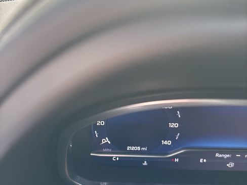 Used 2023 Chevrolet Tahoe Z71 w/ Luxury Package image 18