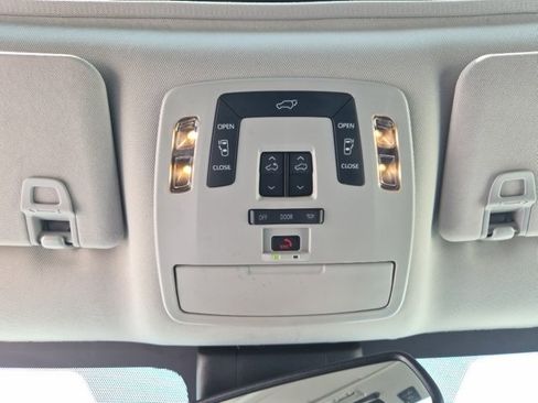 Used 2023 Toyota Sienna XLE image 25