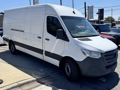 Used 2021 Mercedes-Benz Sprinter 2500 image 8