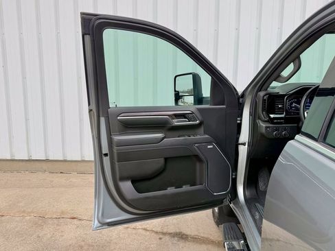 Used 2024 Chevrolet Silverado 2500 LTZ w/ LTZ Premium Package image 14