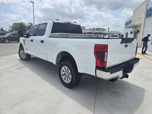 Used 2022 Ford F250 XLT AWD/4WD image 4