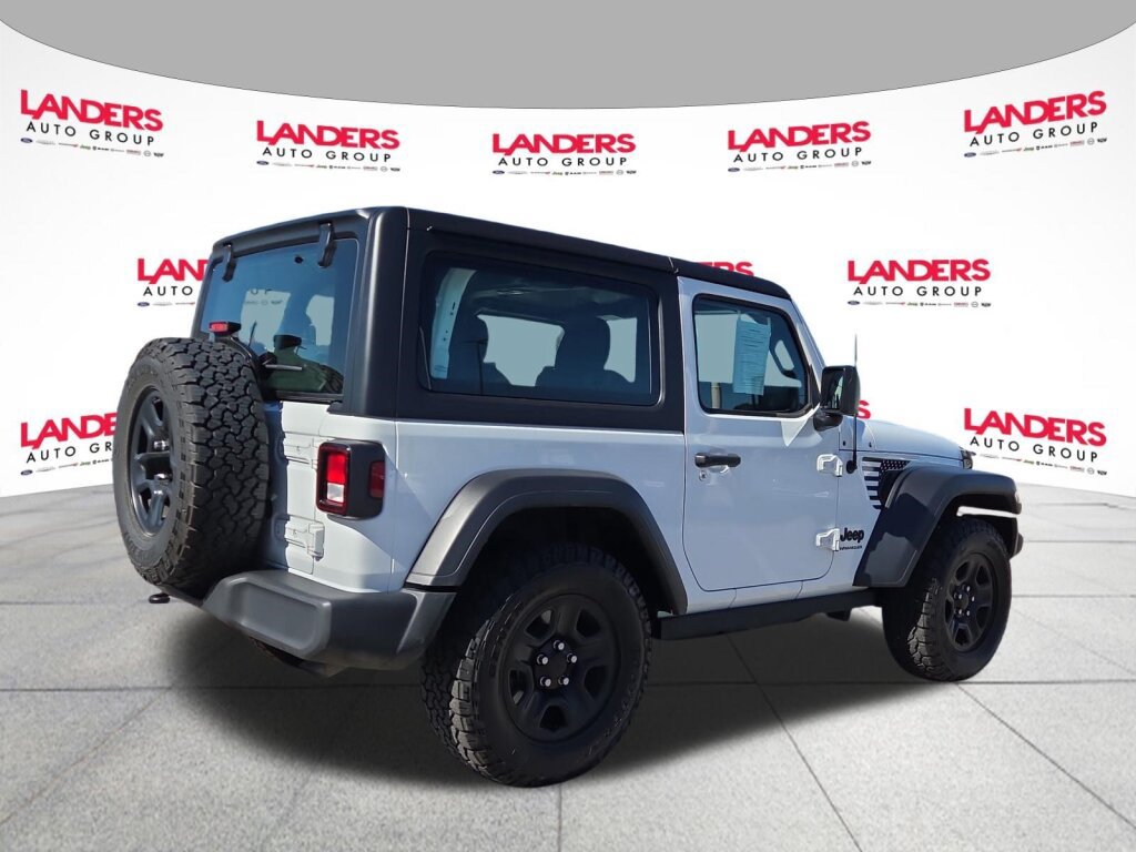 Used 2022 Jeep Wrangler Sport AWD/4WD image 3