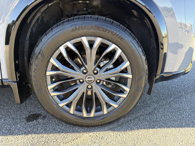 Certified 2025 Nissan Rogue Platinum AWD/4WD image 14