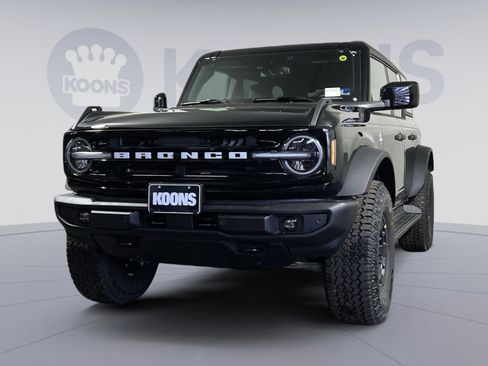 New 2026 Ford Bronco Outer Banks w/ Sasquatch Package AWD/4WD image 1