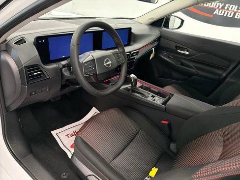 New 2026 Nissan Sentra SR FWD image 11