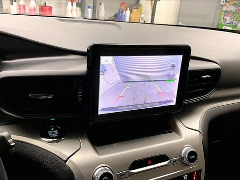 Used 2021 Ford Explorer XLT image 21