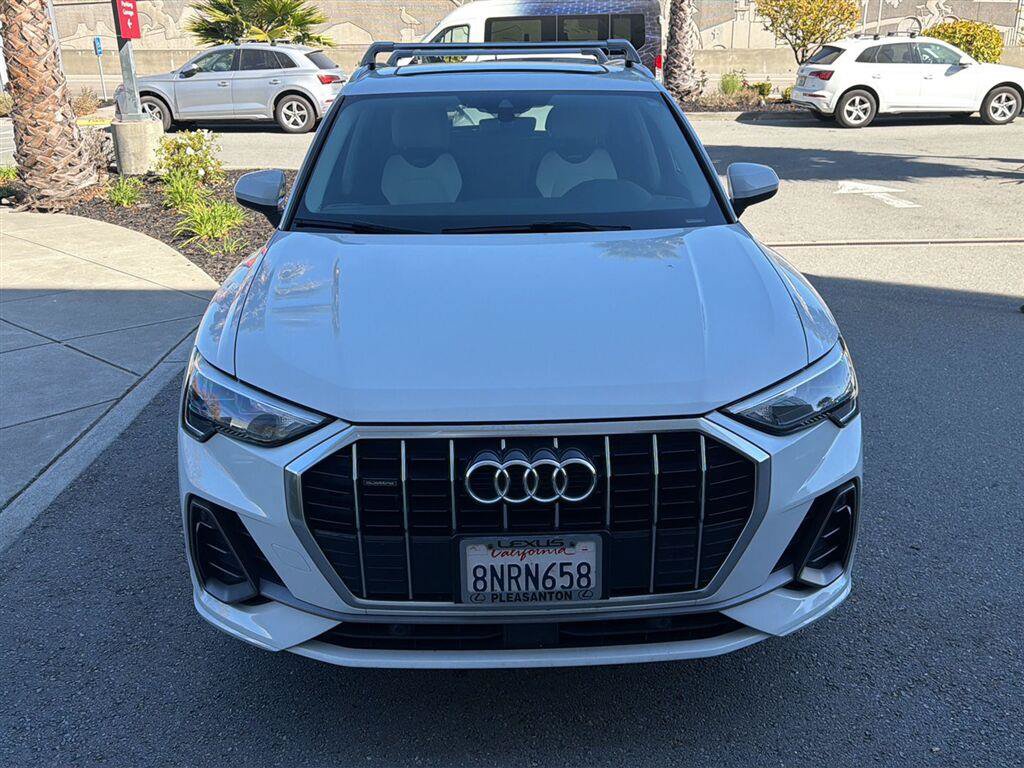 Used 2020 Audi Q3 2.0T Premium w/ Convenience Package AWD/4WD image 3