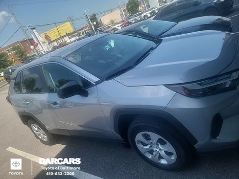 Used 2025 Toyota RAV4 LE AWD/4WD image 1