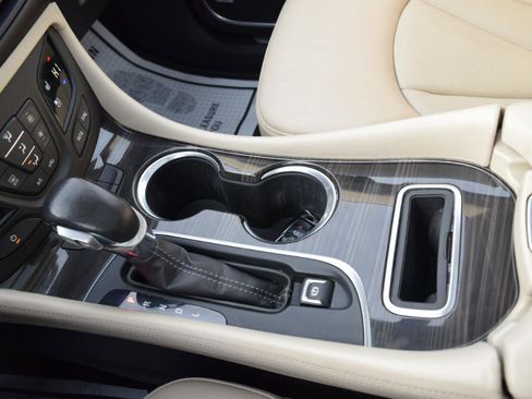 Used 2020 Buick Envision Premium w/ Driver Confidence Package image 35