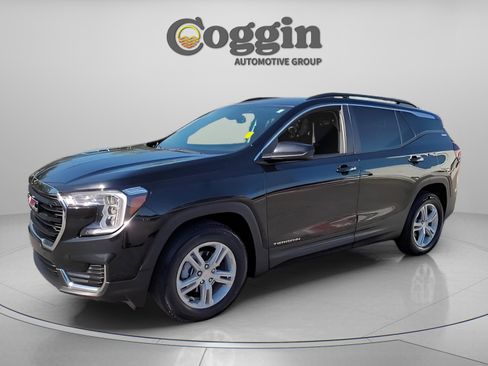Certified 2022 GMC Terrain SLE w/ Driver Convenience Package image 2