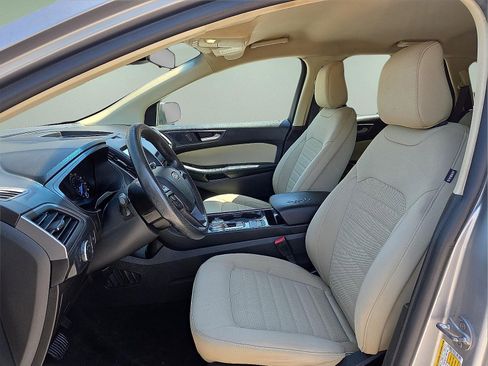 Used 2020 Ford Edge SE FWD image 13