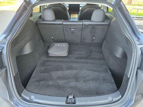 Used 2021 Tesla Model Y Long Range image 18