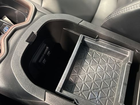 Used 2020 Toyota RAV4 Limited w/ Carpet Mat Package AWD/4WD image 33