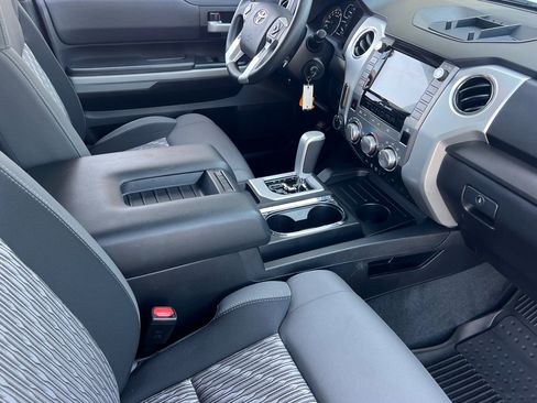 Certified 2021 Toyota Tundra SR5 AWD/4WD image 15
