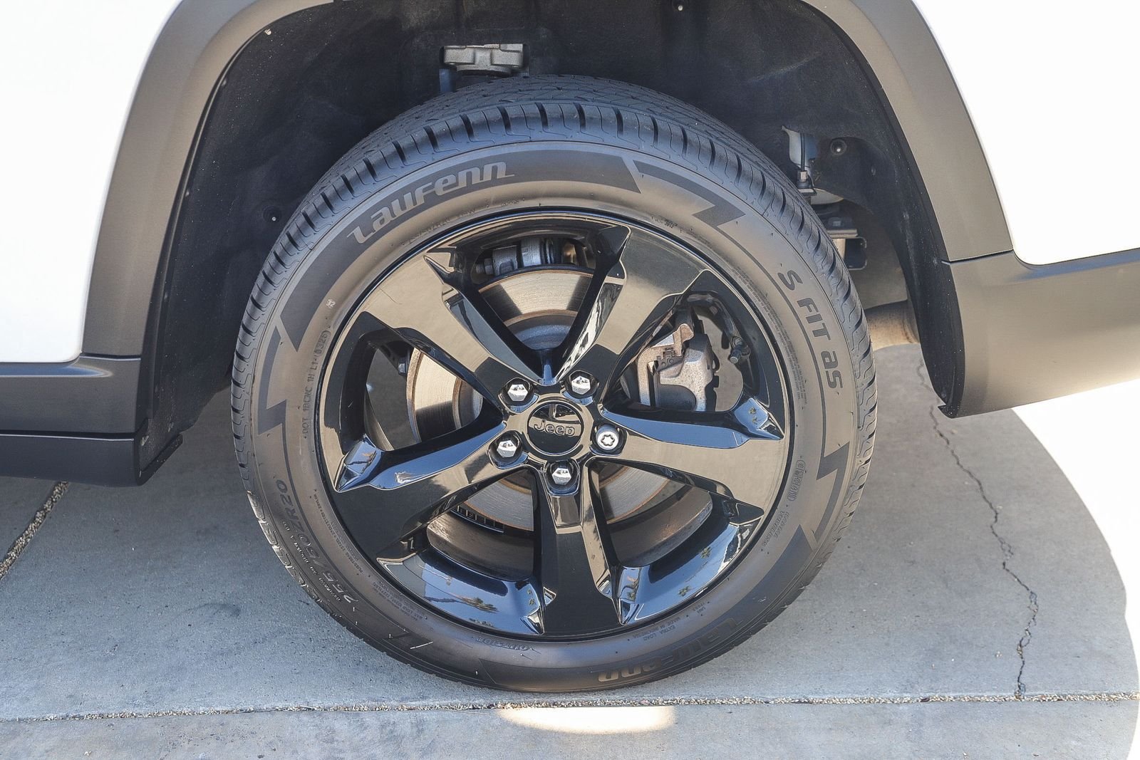 Used 2022 Jeep Grand Cherokee L Laredo RWD image 11