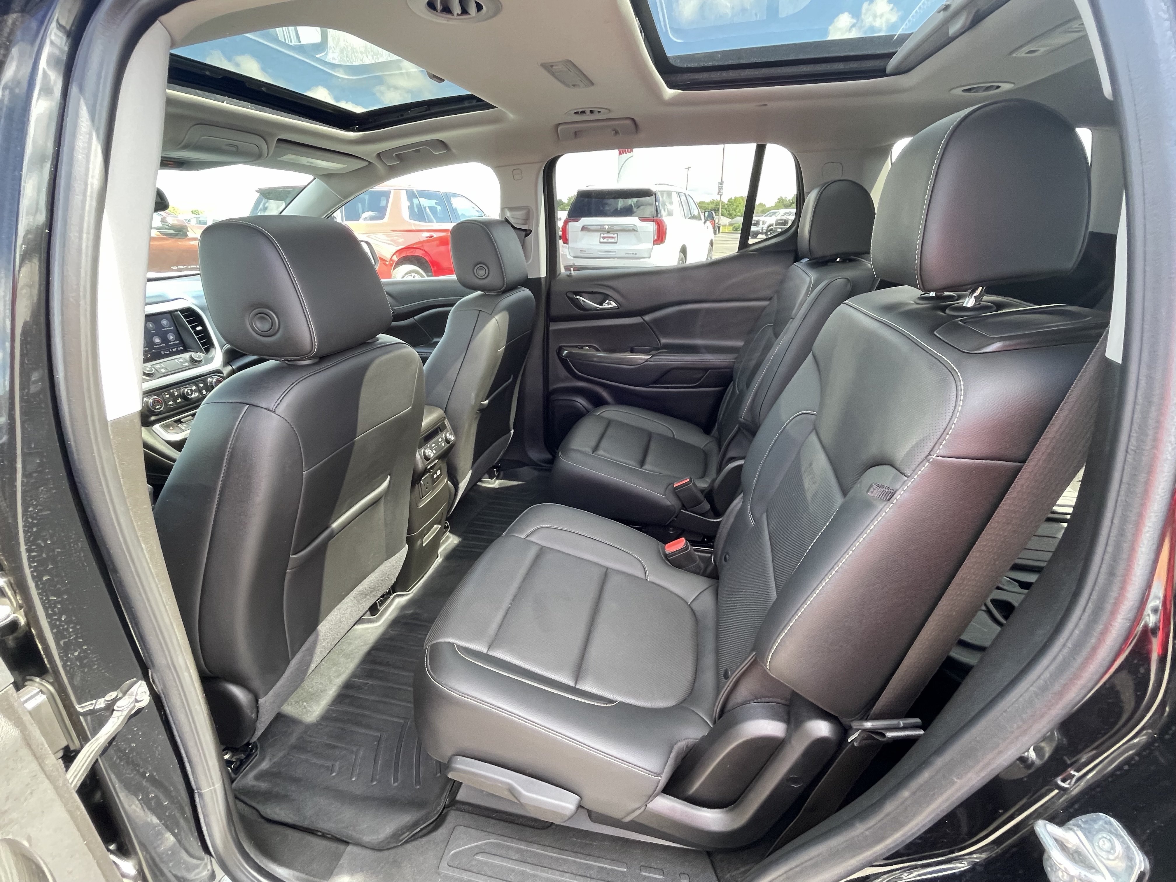 Certified 2023 GMC Acadia SLT w/ Elevation Edition AWD/4WD image 14