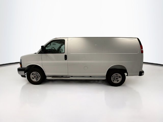 Used 2025 GMC Savana 2500 w/ Driver Convenience Package RWD image 4