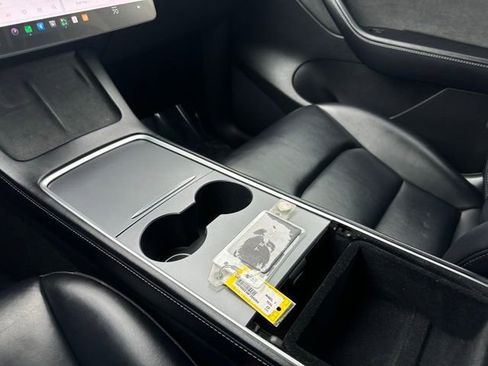 Used 2022 Tesla Model Y Long Range AWD/4WD image 15