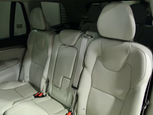 Used 2023 Volvo XC90 B6 Plus w/ Protection Package Premier AWD/4WD image 29