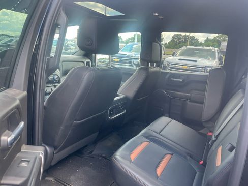 Used 2021 GMC Sierra 1500 AT4 w/ AT4 Preferred Package AWD/4WD image 7